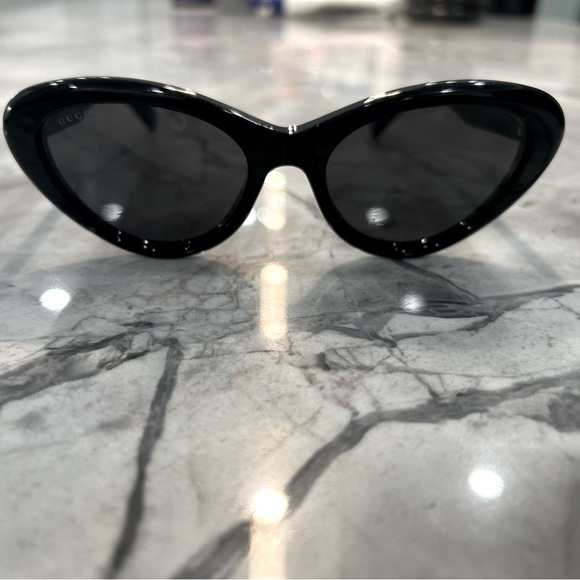 Authentic GUCCI Cat-Eye Sunglasses🖤 - Picture 5 of 12